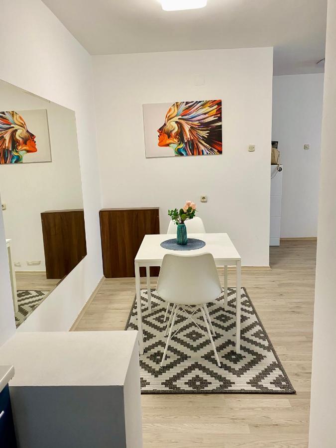 Regina'S Modern Apartment2 Skopje Exterior foto